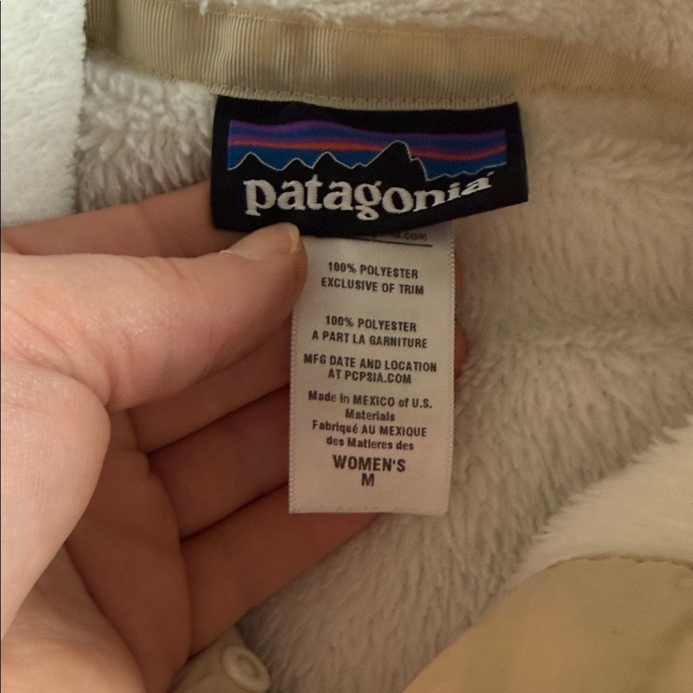 Patagonia Cream Fleece Pullover - Picture 2 of 6